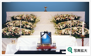 カトリック生花祭壇